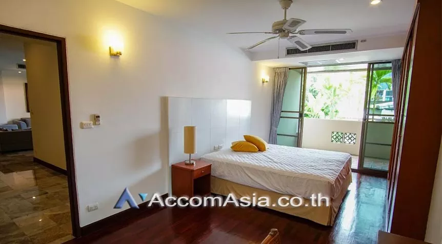 unit 3 Bedrooms  Apartment For Rent in Sukhumvit, Bangkok  near BTS Phrom Phong (AA17856)