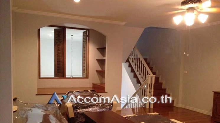 6  3 br Townhouse For Rent in Bang Na ,Bangkok BTS Bearing at Fantasia Villa 2 AA17858
