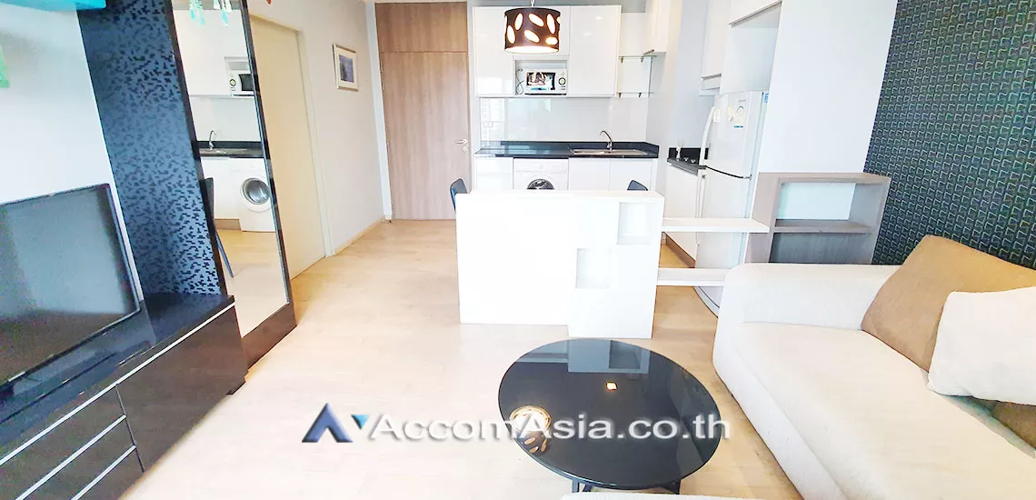 unit 1 Bedroom  Condominium For Rent in Sukhumvit, Bangkok  near BTS Ekkamai (AA17867)