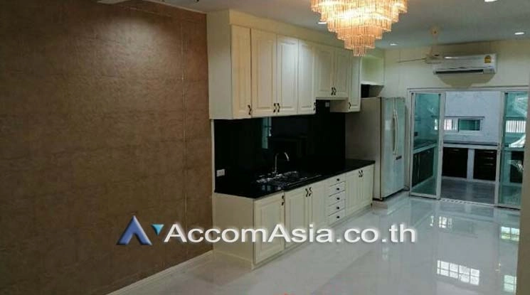 5  3 br Townhouse For Rent in Sathorn ,Bangkok BTS Chong Nonsi - BRT Nararam 3 at Baan Klang Krung : Narathiwas AA17883