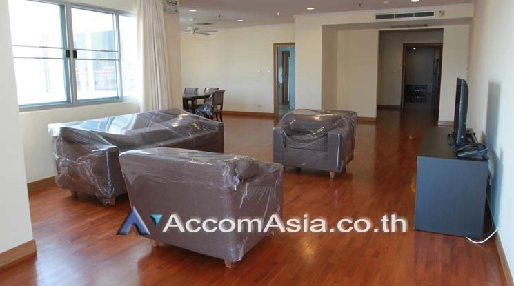 unitPet friendly | Bright apartment with neat wood floors and full furnishings in Sathorn (AA17885)