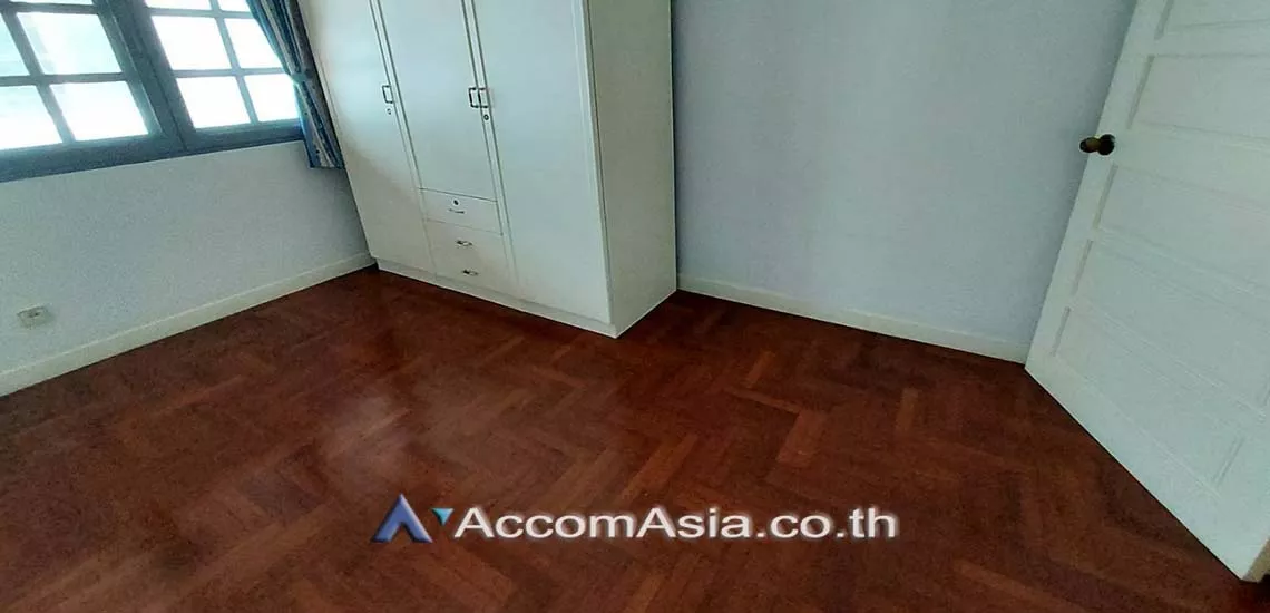 6  4 br House For Rent in Ratchadapisek ,Bangkok MRT Thailand Cultural Center at Well maintain Compound AA17905
