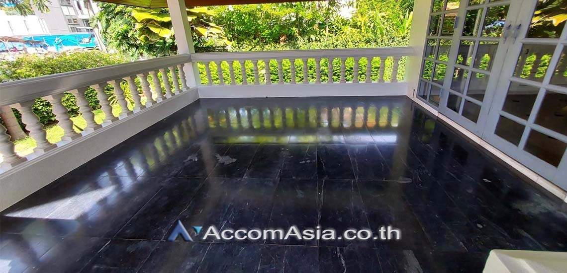 15  4 br House for rent and sale in Ratchadaphisek ,Bangkok MRT Thailand Cultural Center at Well maintain Compound AA17905