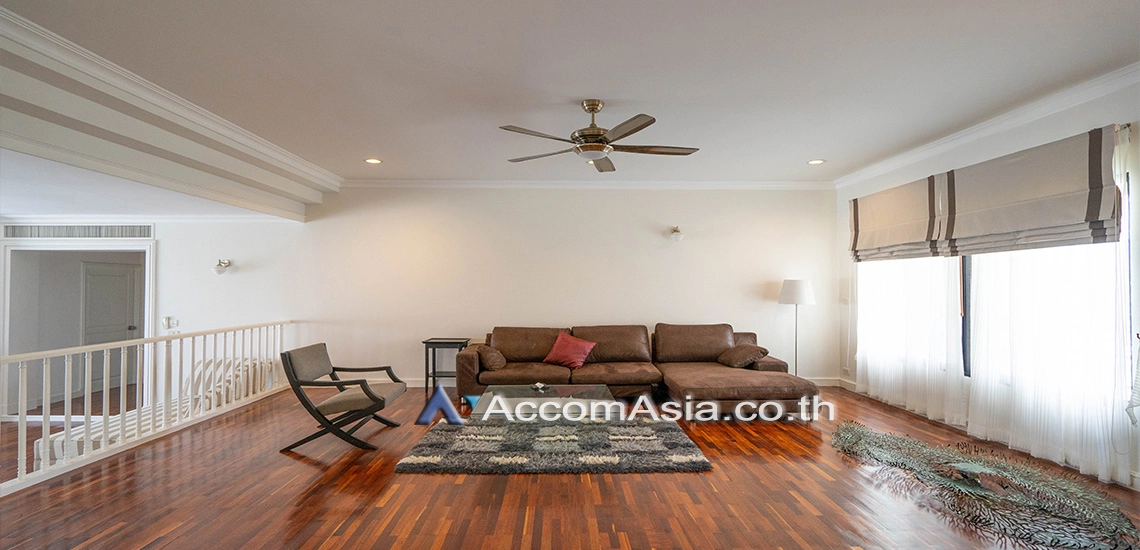 unit 3 Bedrooms  Apartment For Rent in Sathorn, Bangkok  near MRT Lumphini (AA17936)