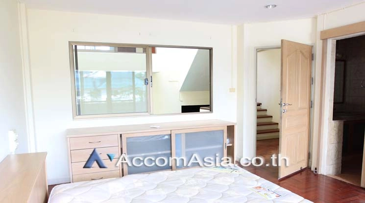 unitHome Office |  3 Bedrooms  Townhouse For Rent & Sale in Sukhumvit, Bangkok  near BTS Thong Lo (AA17938)