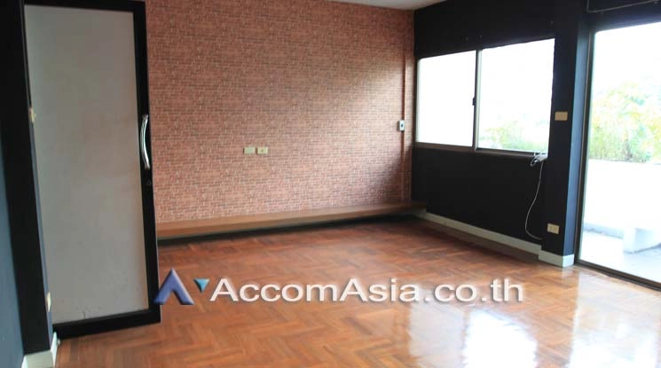 15  3 br Townhouse for rent and sale in Sukhumvit ,Bangkok BTS Thong Lo AA17938