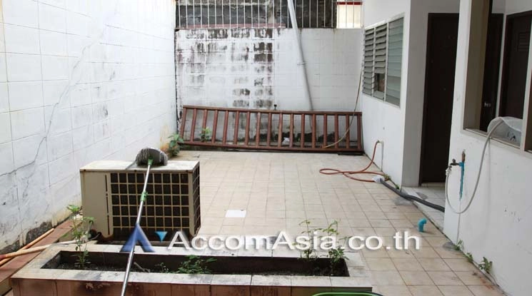 11  3 br Townhouse for rent and sale in Sukhumvit ,Bangkok BTS Thong Lo AA17938