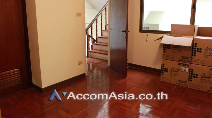 10  3 br Townhouse for rent and sale in Sukhumvit ,Bangkok BTS Thong Lo AA17938