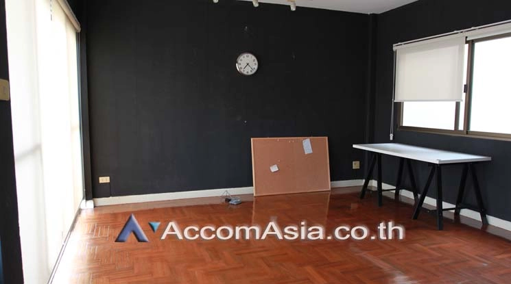 8  3 br Townhouse for rent and sale in Sukhumvit ,Bangkok BTS Thong Lo AA17938