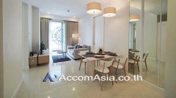 unit 2 Bedrooms  Condominium For Rent in Ploenchit, Bangkok  near BTS Chitlom (AA17970)