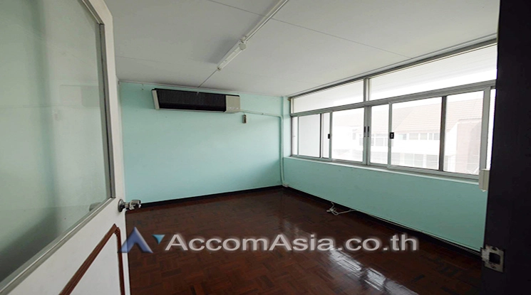 8  Studio Townhouse For Rent in Sathorn ,Bangkok BTS Chong Nonsi - BRT Technic Krungthep AA17972