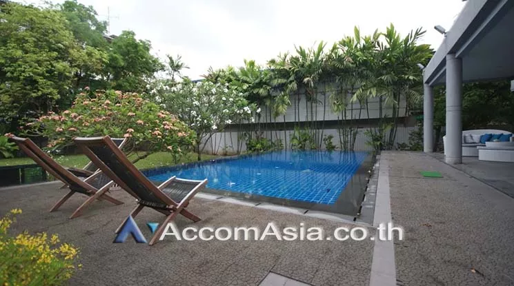 6  4 br House For Rent in Sukhumvit ,Bangkok BTS Ekkamai - BTS Phra khanong AA17973