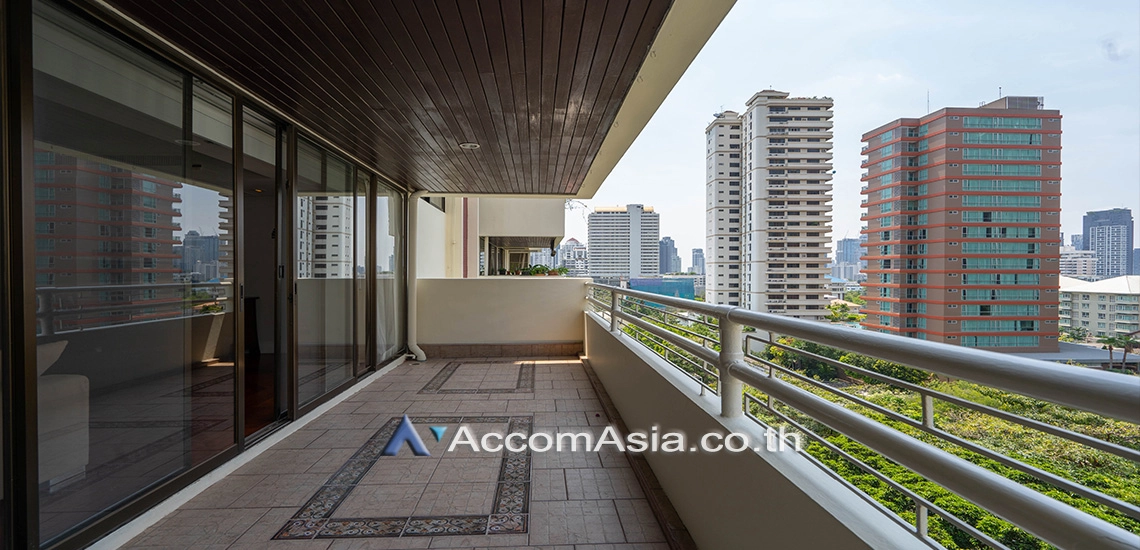 unit 4 Bedrooms  Apartment For Rent in Sukhumvit, Bangkok  near BTS Phrom Phong (AA17978)
