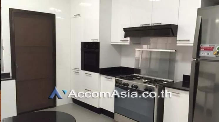 Pet friendly |  3 Bedrooms  Apartment For Rent in Sukhumvit, Bangkok  near BTS Asok - MRT Sukhumvit (AA18001)