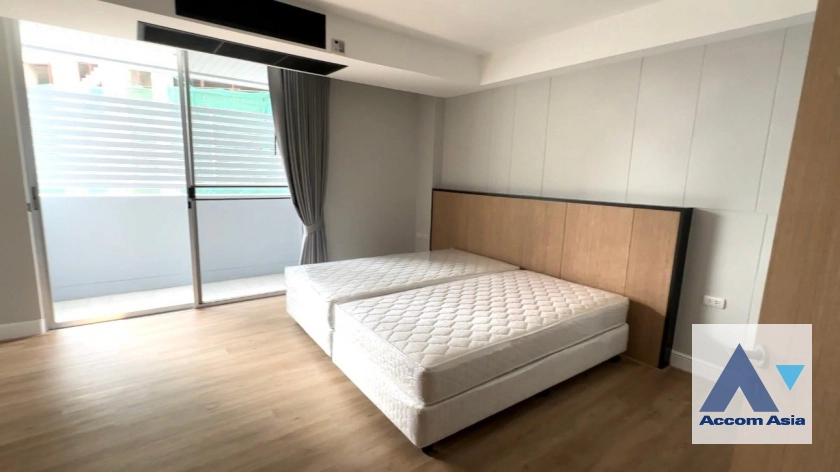 10  3 br Apartment for rent and sale in Sukhumvit ,Bangkok BTS Asok - MRT Sukhumvit at Newly renovated modern style living place AA18001