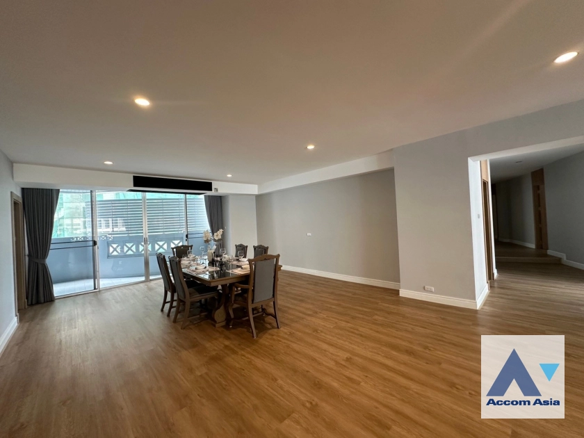 unitPet friendly |  3 Bedrooms  Apartment For Rent & Sale in Sukhumvit, Bangkok  near BTS Asok - MRT Sukhumvit (AA18001)
