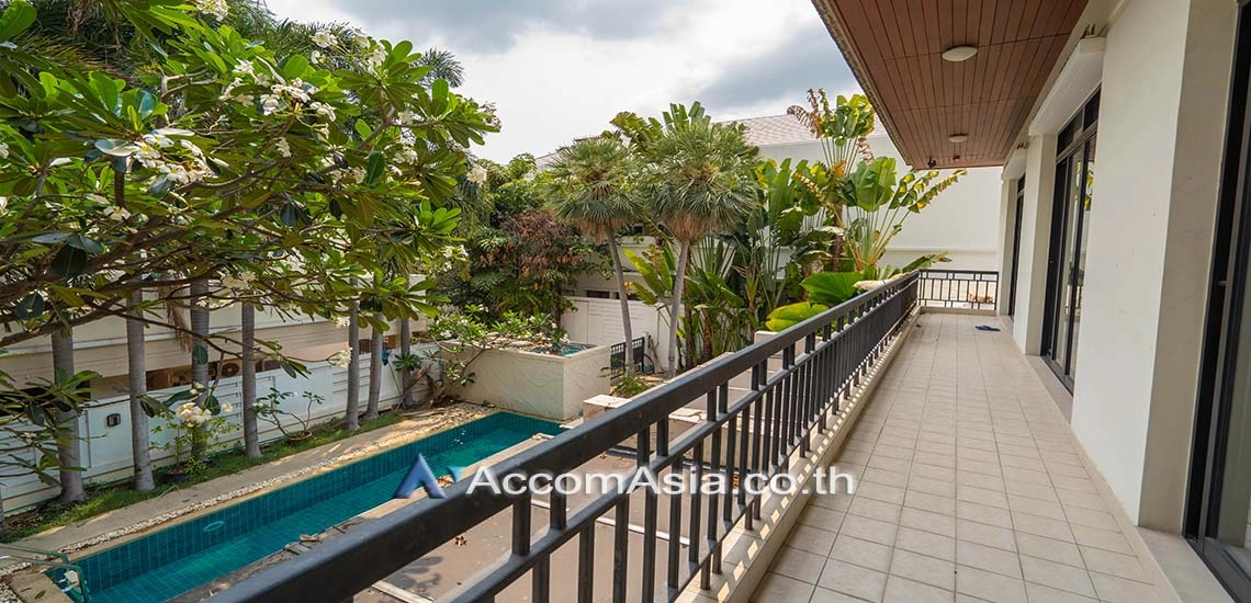 6  3 br House For Rent in Sukhumvit ,Bangkok BTS Nana AA18011