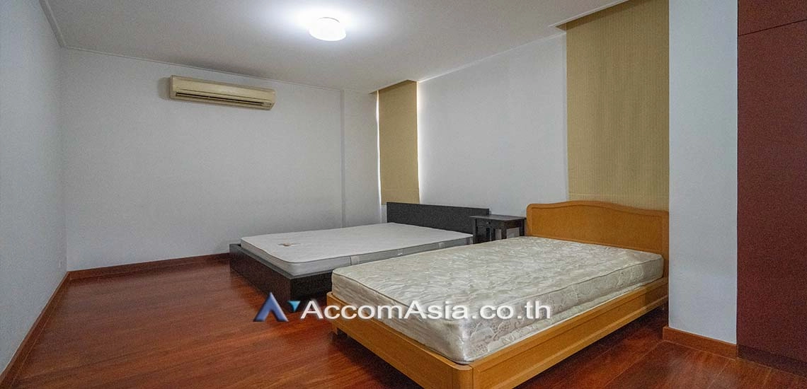 10  3 br House For Rent in Sukhumvit ,Bangkok BTS Nana AA18011