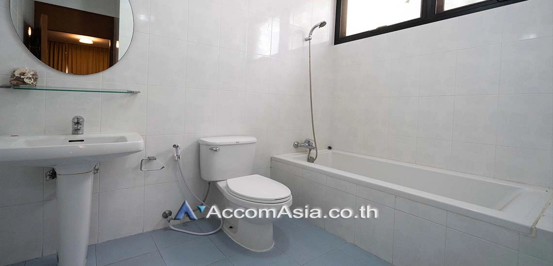 12  3 br House For Rent in Sukhumvit ,Bangkok BTS Nana AA18011