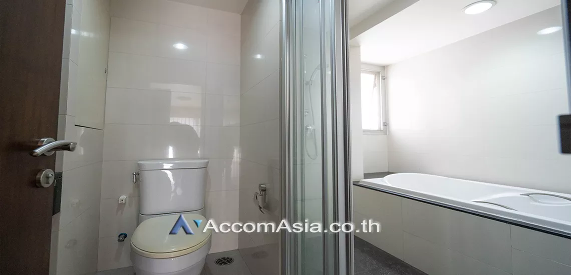 8  2 br Apartment For Rent in Sukhumvit ,Bangkok BTS Asok - MRT Sukhumvit at Peaceful residential AA18027