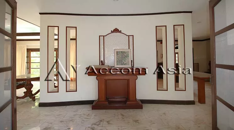 unit 4 Bedrooms  House For Rent in Samutprakan, Samutprakan  near BTS Bang Na (50216)