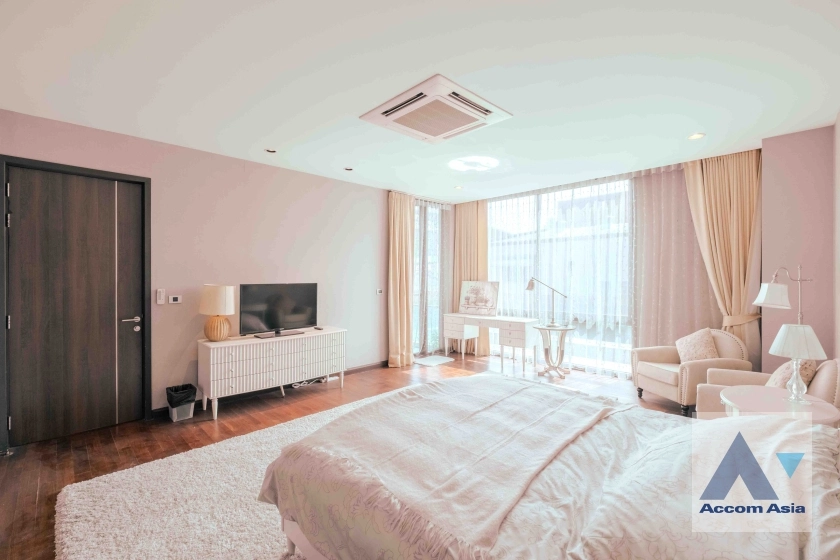 10  4 br House For Sale in Sukhumvit ,Bangkok BTS Phra khanong at Residence Sukhumvit 65 AA18039