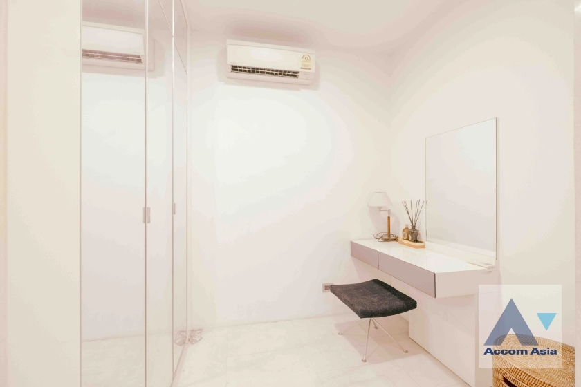 12  4 br House For Sale in Sukhumvit ,Bangkok BTS Phra khanong at Residence Sukhumvit 65 AA18039