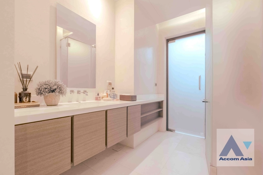 14  4 br House For Sale in Sukhumvit ,Bangkok BTS Phra khanong at Residence Sukhumvit 65 AA18039