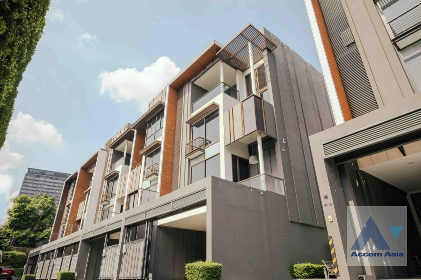  2  4 br House For Sale in Sukhumvit ,Bangkok BTS Phra khanong at Residence Sukhumvit 65 AA18039