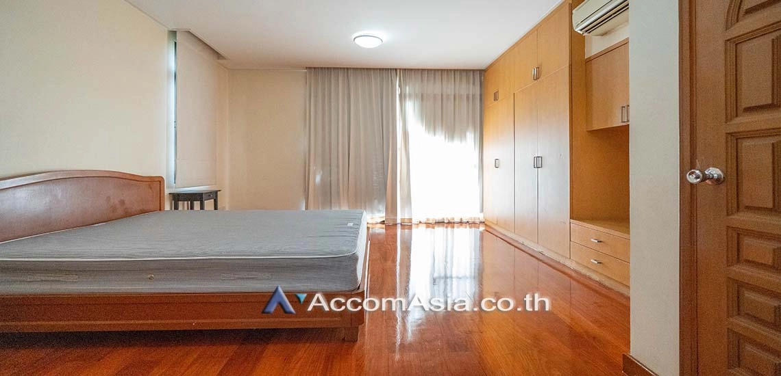 10  4 br House For Rent in Sukhumvit ,Bangkok BTS Nana AA18040