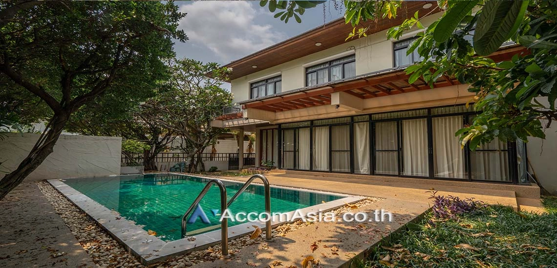 Private Swimming Pool |  4 Bedrooms  House For Rent in Sukhumvit, Bangkok  near BTS Nana (AA18040)