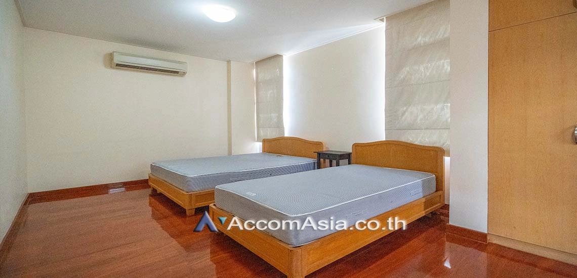 9  4 br House For Rent in Sukhumvit ,Bangkok BTS Nana AA18040