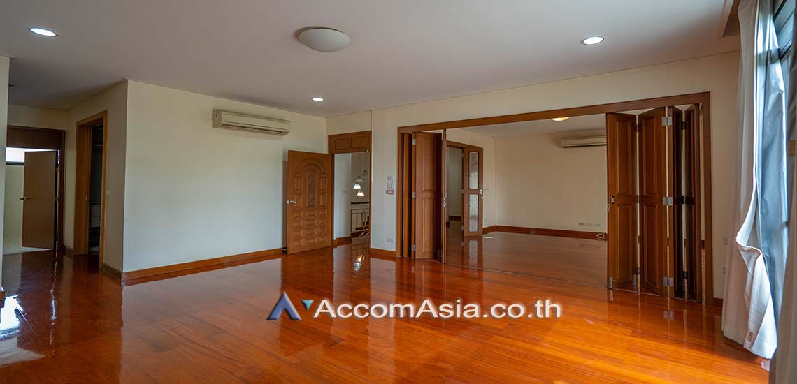 4 br House For Rent in sukhumvit, Bangkok AA18040 /