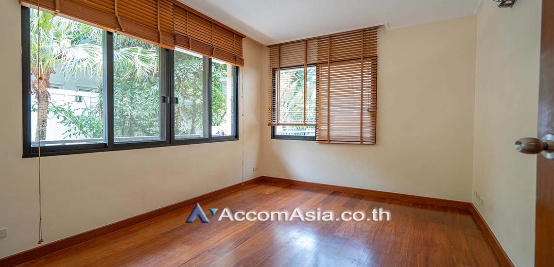 12  4 br House For Rent in Sukhumvit ,Bangkok BTS Nana AA18040