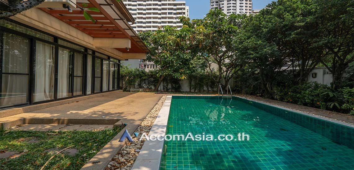 unitPrivate Swimming Pool |  4 Bedrooms  House For Rent in Sukhumvit, Bangkok  near BTS Nana (AA18040)
