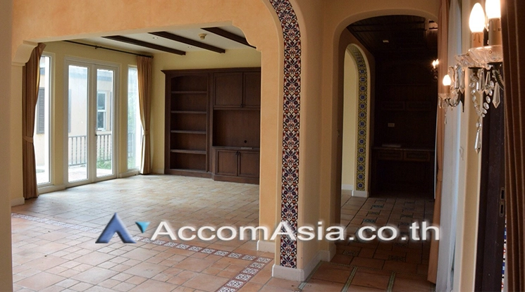 unitPet friendly |  4 Bedrooms  House For Rent in Bang Na, Bangkok  (AA18045)