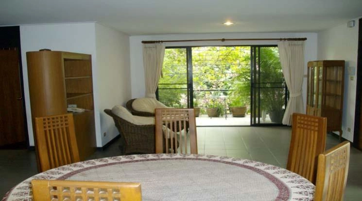  1  2 br Apartment For Rent in Sathorn ,Bangkok BTS Sala Daeng - MRT Lumphini at Homely Atmosphere - Walk to MRT. 10277