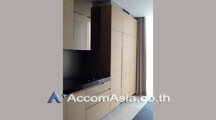 unit 2 Bedrooms  Condominium For Sale in Silom, Bangkok  near BTS Sala Daeng - MRT Silom (AA18083)