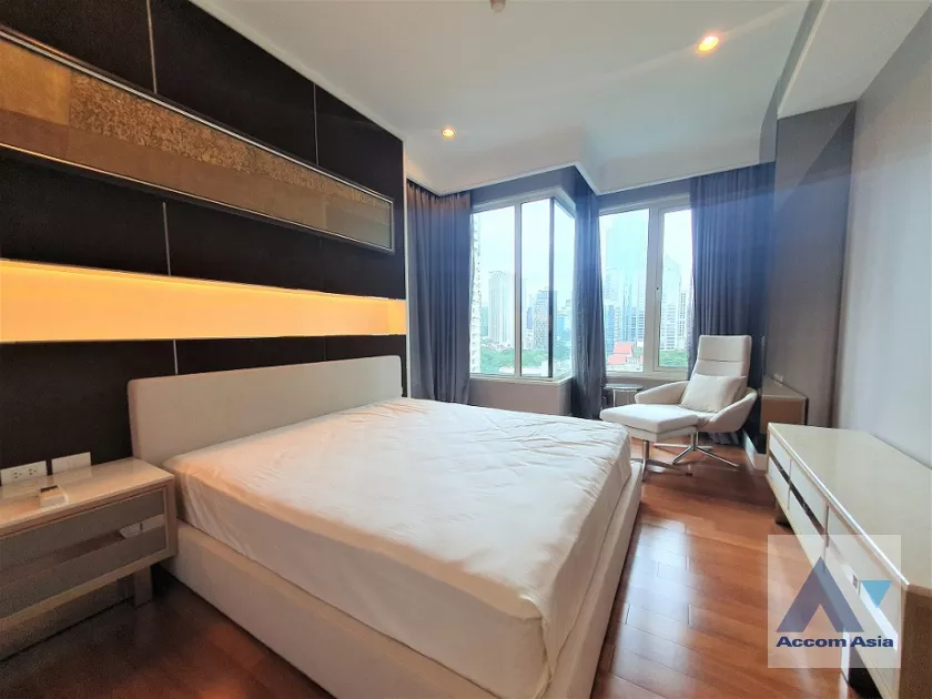 14  2 br Condominium For Sale in Ploenchit ,Bangkok BTS Chitlom at Q Langsuan  AA18085