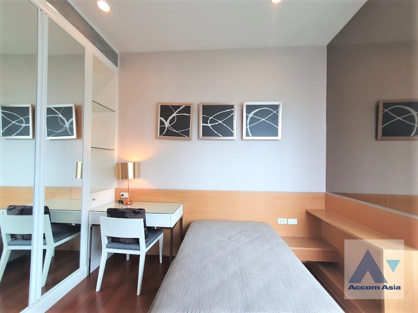 18  2 br Condominium For Sale in Ploenchit ,Bangkok BTS Chitlom at Q Langsuan  AA18085