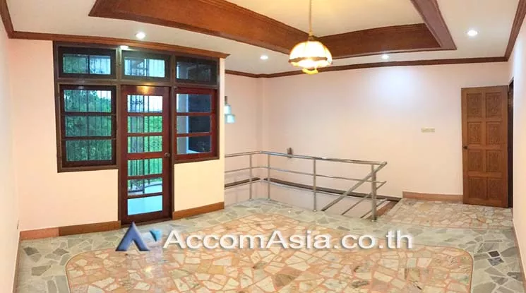 unitHome Office, Pet friendly |  4 Bedrooms  Townhouse For Rent in Sukhumvit, Bangkok  near BTS Bang Na (AA18121)