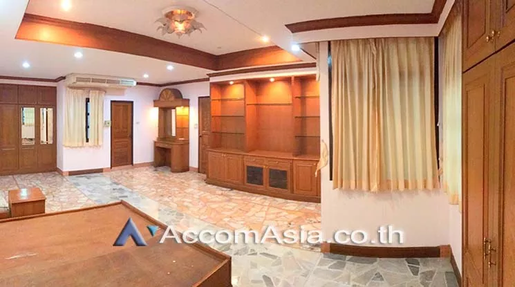  1  4 br Townhouse For Rent in Sukhumvit ,Bangkok BTS Bang Na AA18121