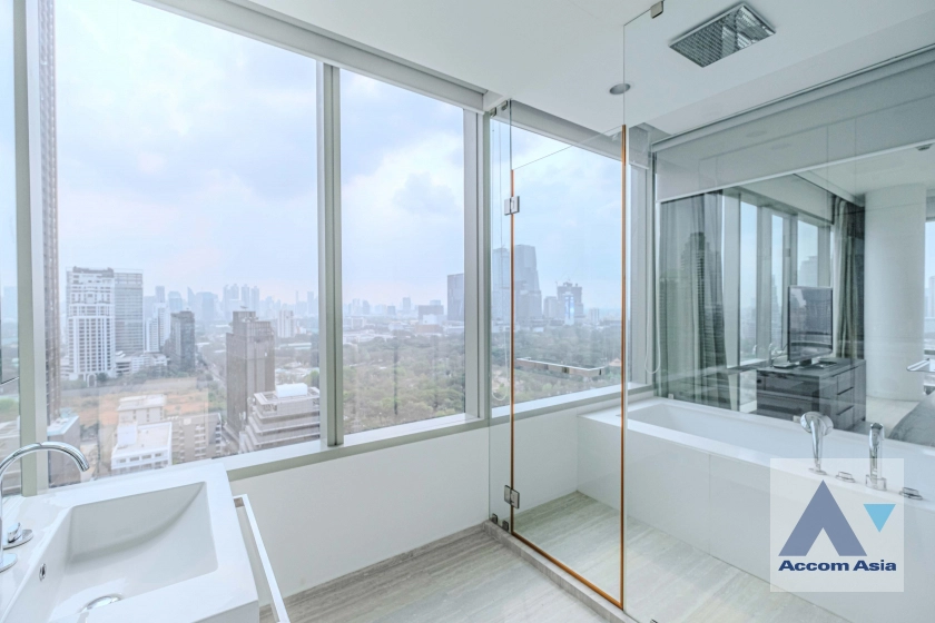 7  3 br Condominium For Rent in Ploenchit ,Bangkok BTS Ratchadamri - MRT Silom at 185 Rajadamri AA18126