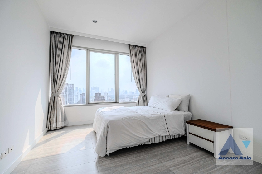 10  3 br Condominium For Rent in Ploenchit ,Bangkok BTS Ratchadamri - MRT Silom at 185 Rajadamri AA18126