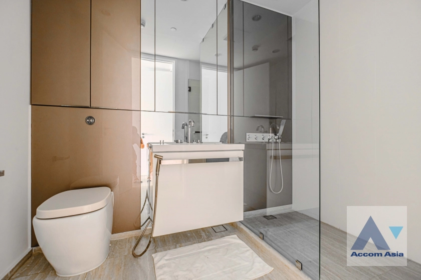 11  3 br Condominium For Rent in Ploenchit ,Bangkok BTS Ratchadamri - MRT Silom at 185 Rajadamri AA18126