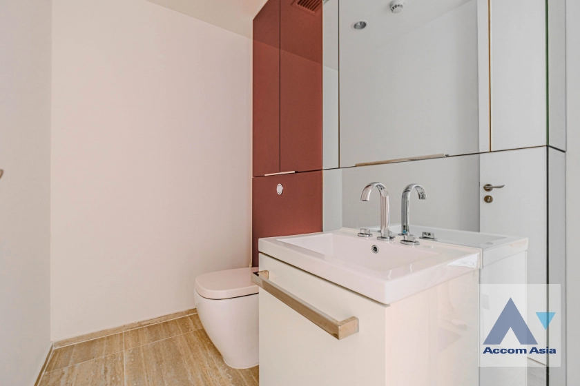 17  3 br Condominium For Rent in Ploenchit ,Bangkok BTS Ratchadamri - MRT Silom at 185 Rajadamri AA18126