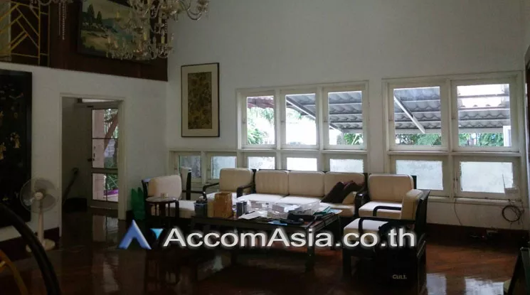 Home Office |  3 Bedrooms  House For Rent & Sale in Sukhumvit, Bangkok  near BTS Thong Lo (AA18134)