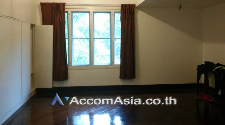 Home Office |  3 Bedrooms  House For Rent & Sale in Sukhumvit, Bangkok  near BTS Thong Lo (AA18134)
