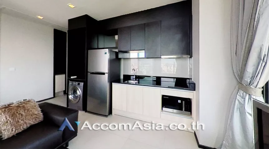  2 Bedrooms  Condominium For Rent & Sale in Sukhumvit, Bangkok  near BTS Asok - MRT Sukhumvit (AA18150)
