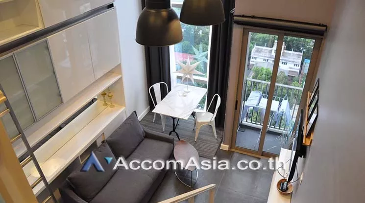 Duplex Condo, Pet friendly |  1 Bedroom  Condominium For Rent & Sale in Sukhumvit, Bangkok  near BTS Thong Lo (AA18153)